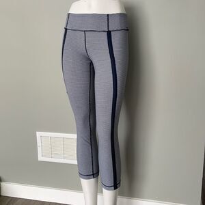 Lululemon 3/4th leggings size 6